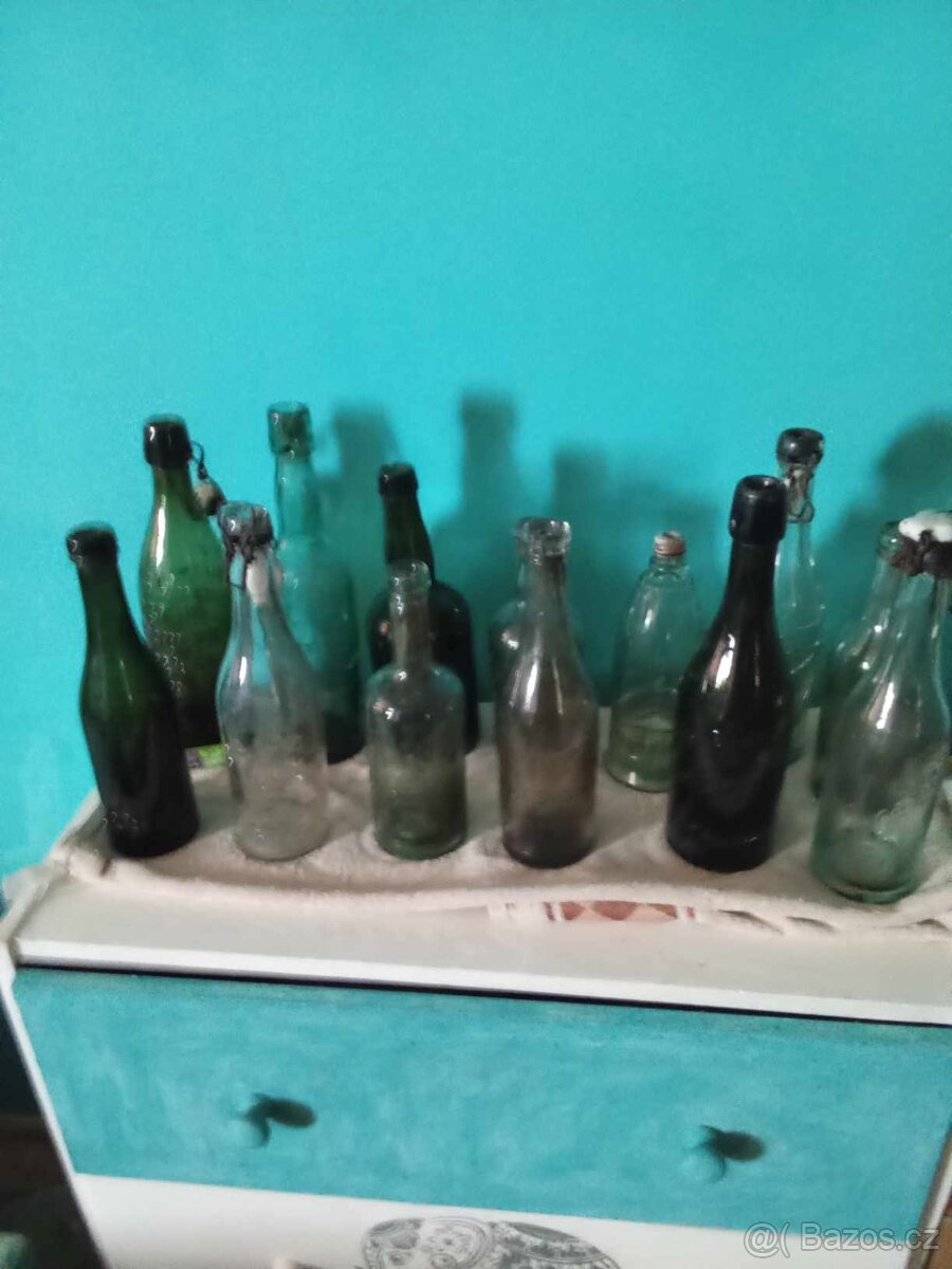 Staré láhve (sodovka pivo lečiva)