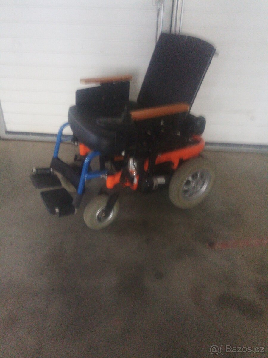 Elektrický invalidní vozílk