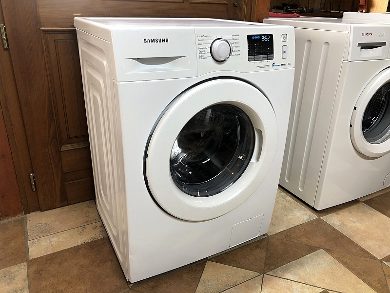 Pračka SAMSUNG WF70F5E0N2W až na 7 kg, A++