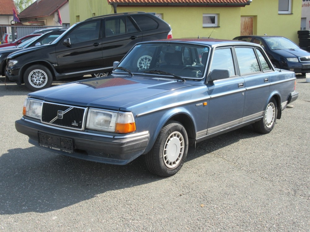 Volvo 240 GL 2,3   r.v.1989