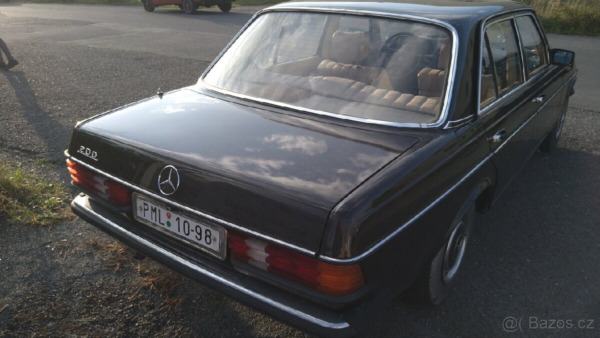 Mercedes Benz w123 piano