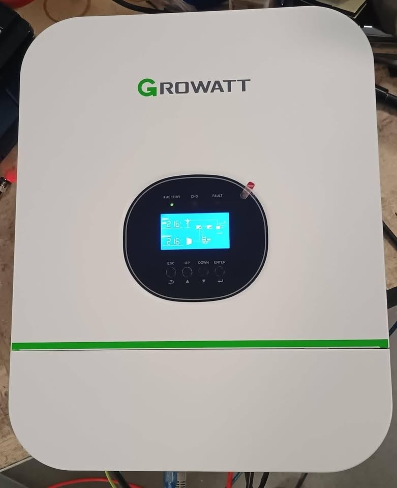 Set měniče a LFP baterie, ostrovní elektrárna FVE elektrárna