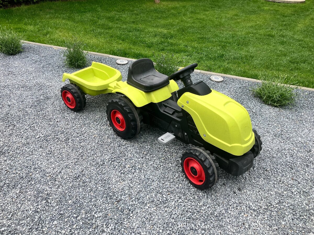 Šlapací traktor s vozíkem