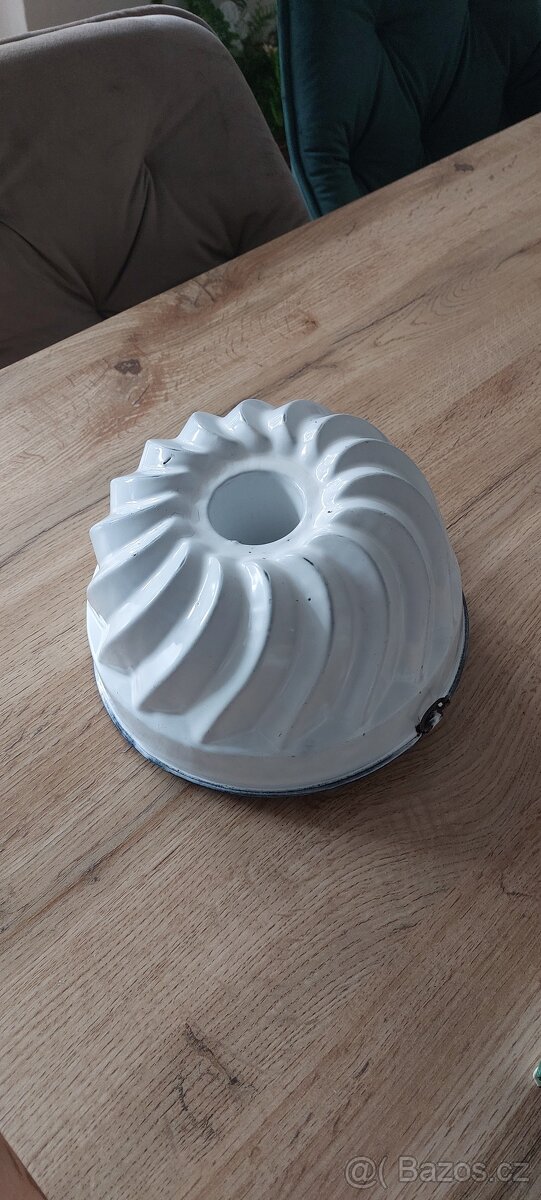 Starožitná forma na bábovku