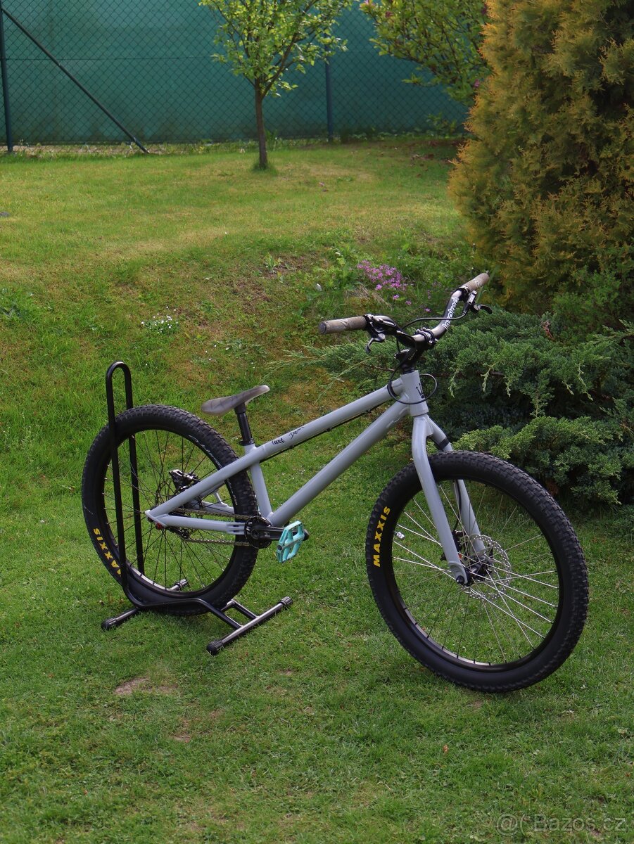 Prodám Czar Ion 24" street trial bike