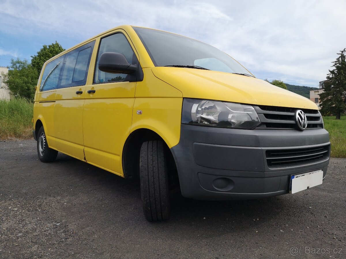 VOLKSWAGEN TRANSPORTER T5 9.MÍST 2.0TDi 75KW 2010