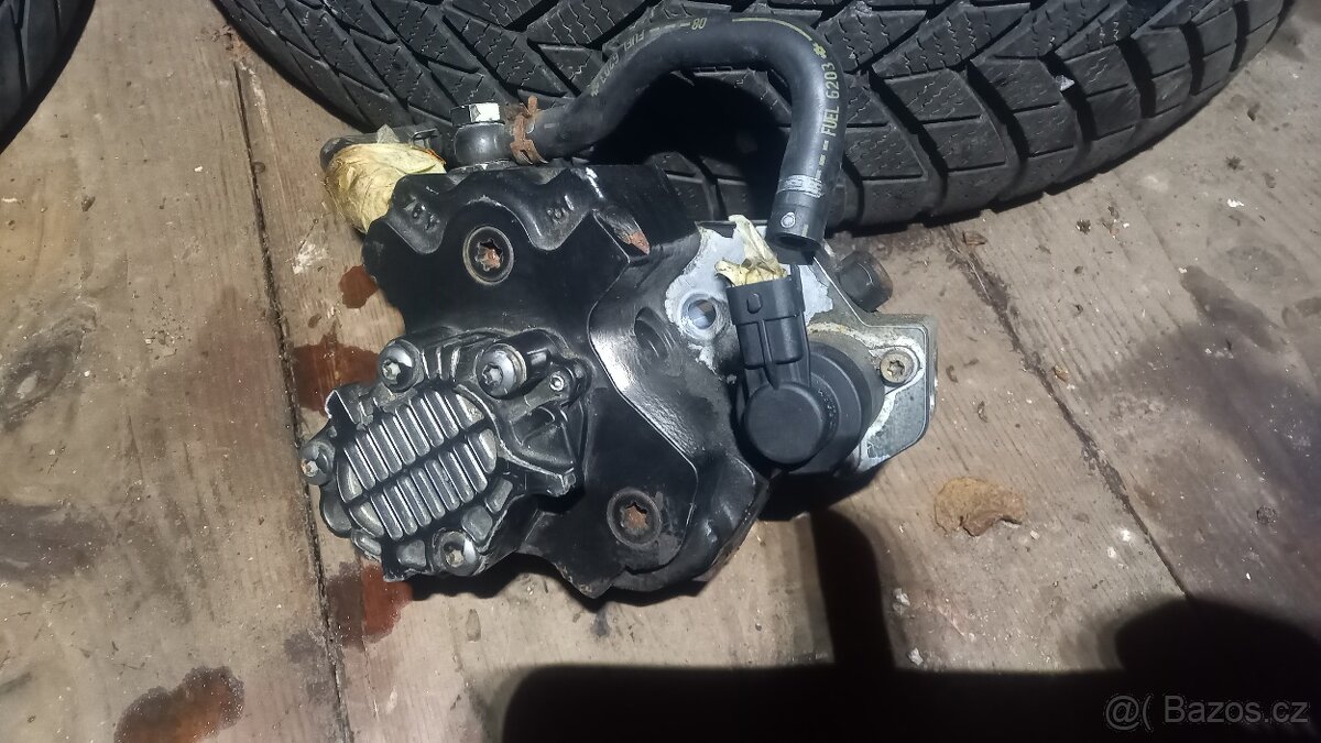 Honda Civic 8G čerpadlo 2.2 ctdi