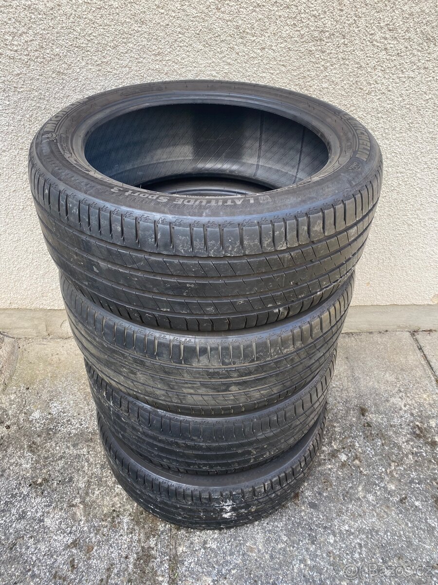 Letní pneu 255/45R20 Michelin