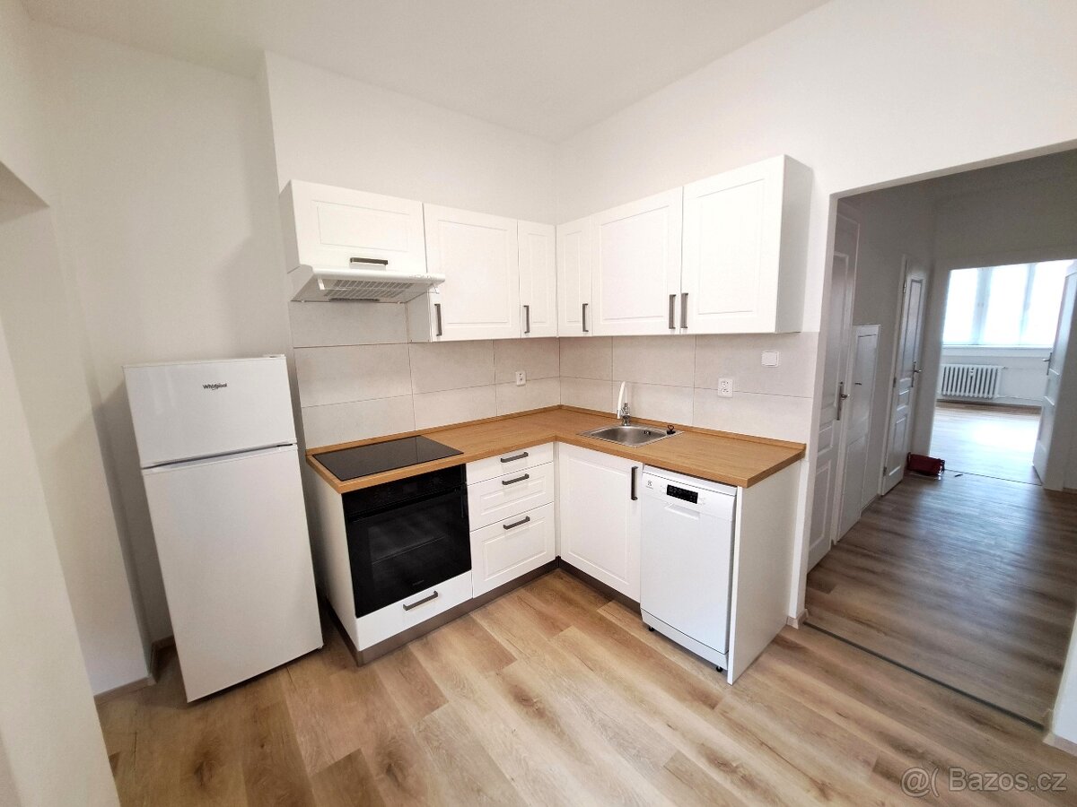 Pronájem vybaveného 1+1 po rekonstrukci,39 m² s balkonem