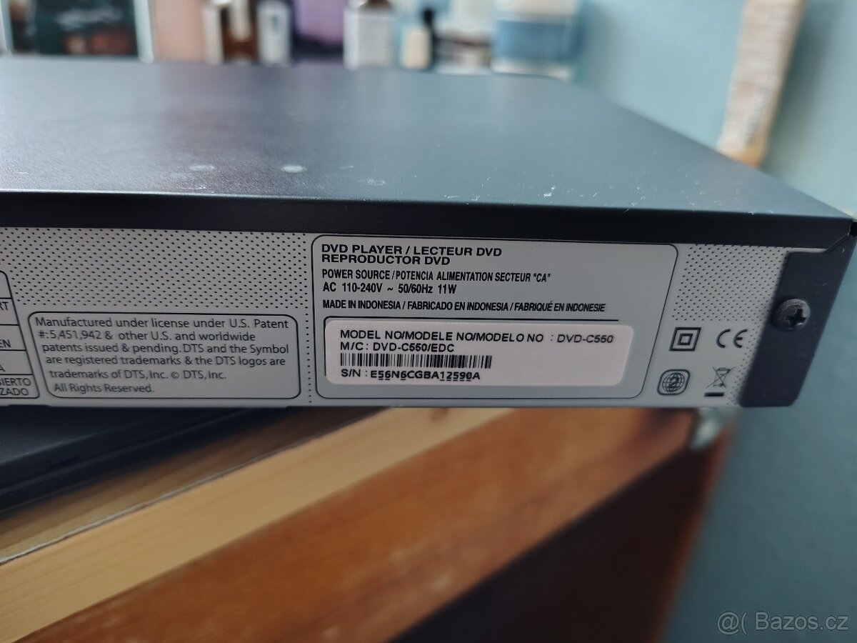 DVD přehrávač Samsung + DVD filmy