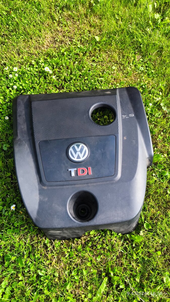 Kryt motoru Volkswagen