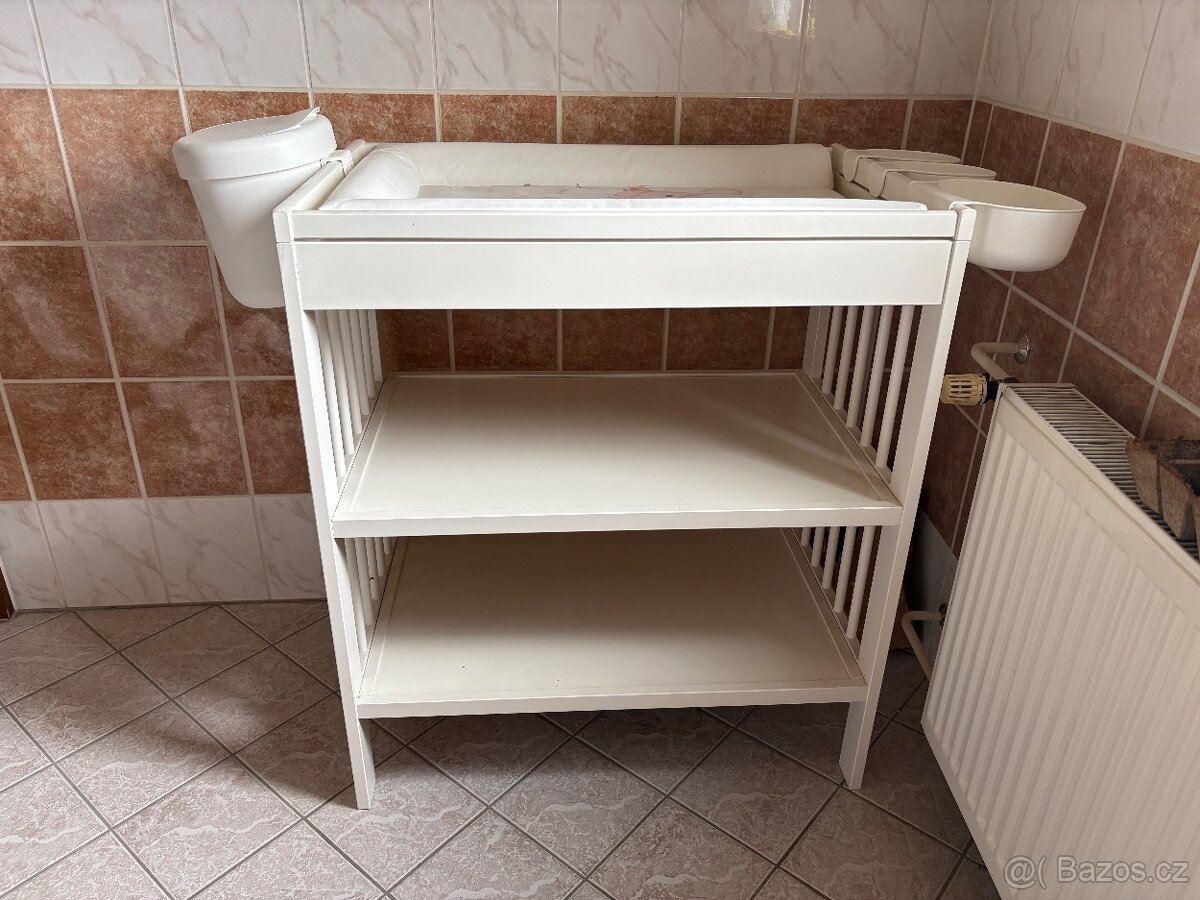 Přebalovací pult