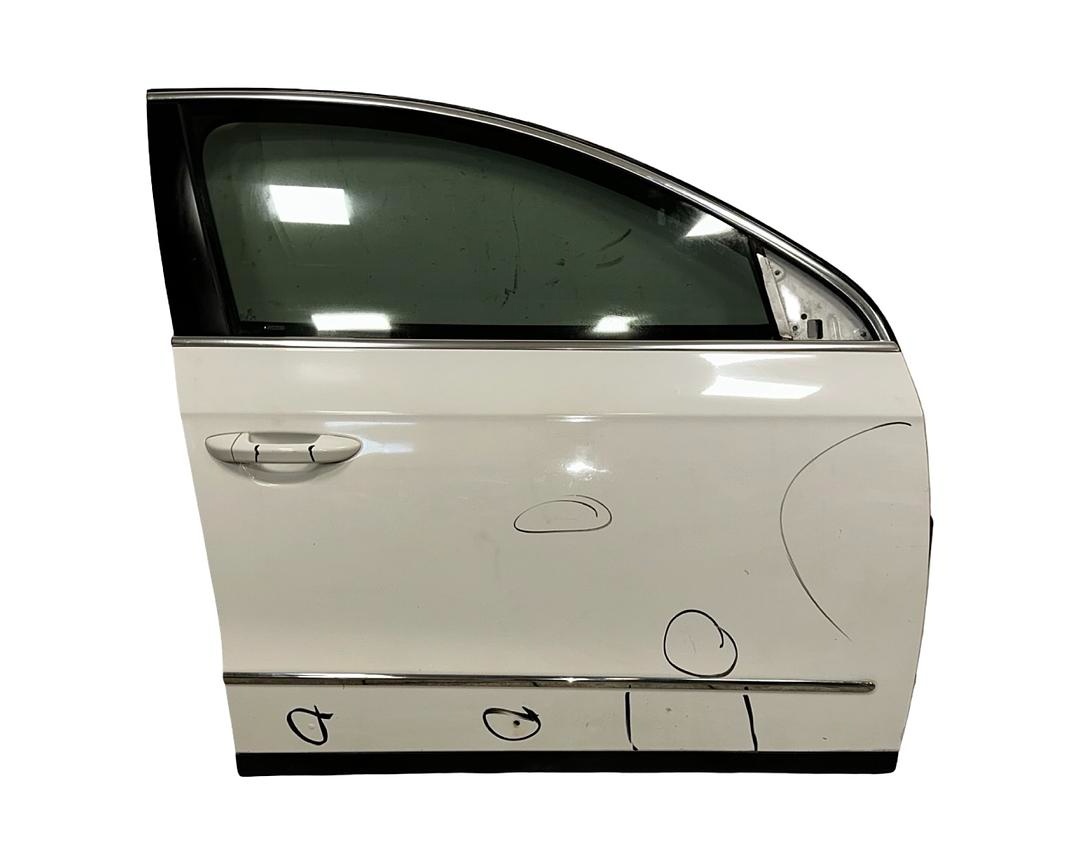 Pravé přední dveře bílá barva LB9A VW Passat B6 r.v. 2009