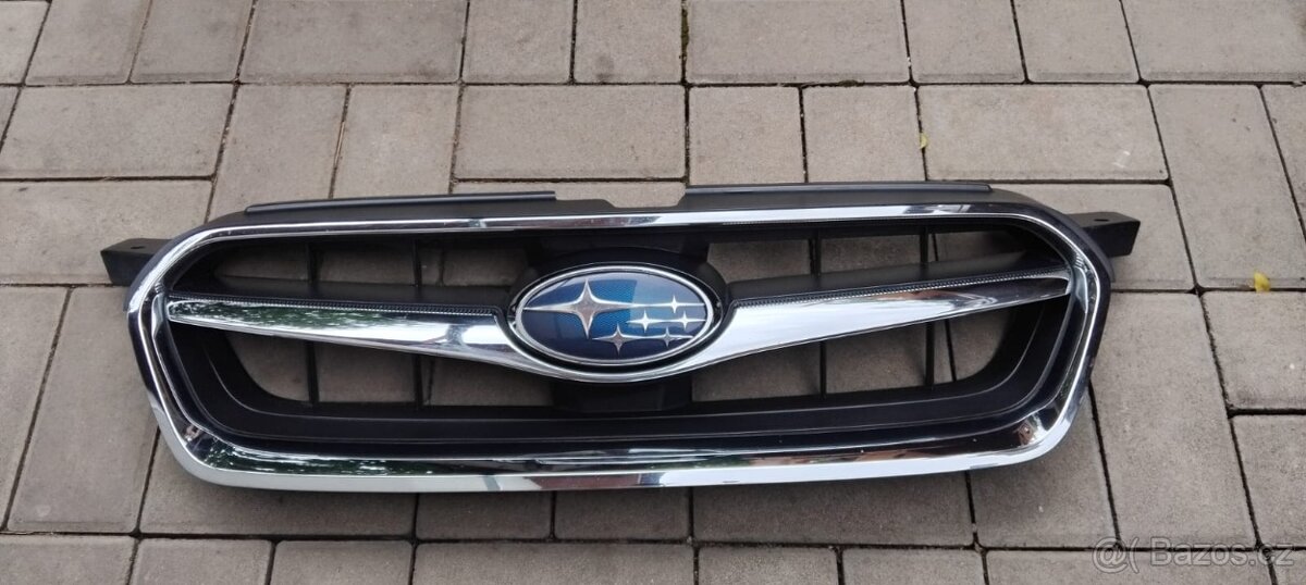 Přední maska Subaru legacy