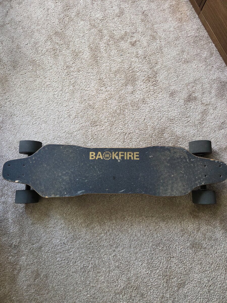 Elektrický longboard Backfire G2 Black