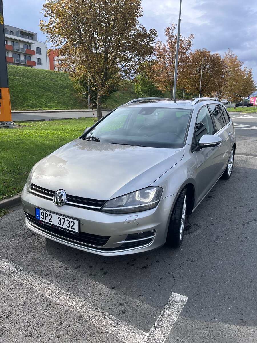 Vw golf VII HIGHLINE combi, pěkná výbava