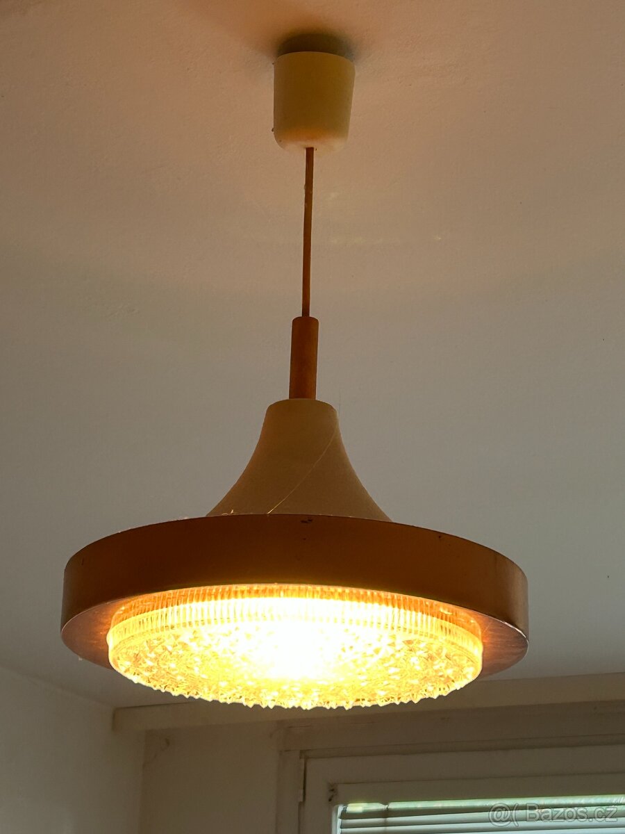 Retro lustr