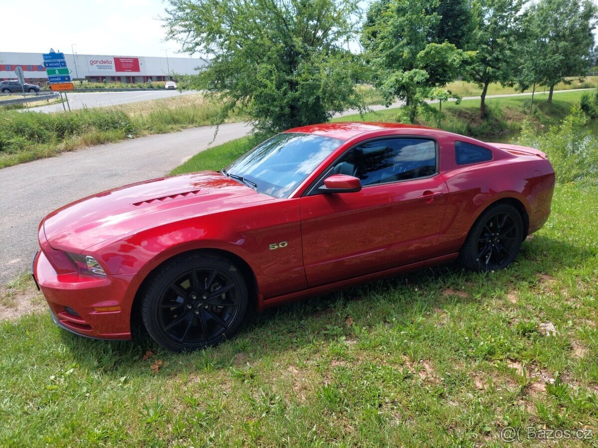 Ford mustang 5.0 GT  automat.