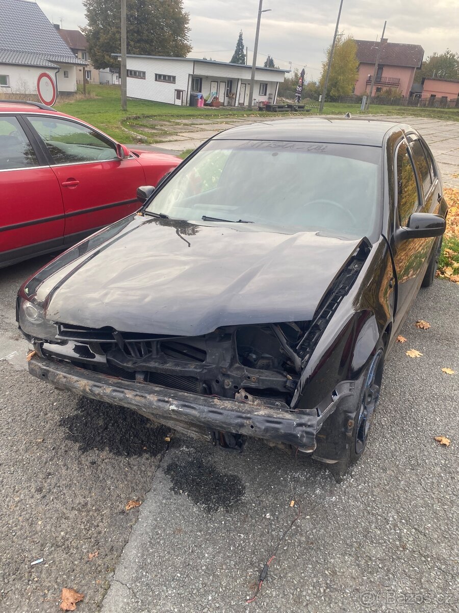 Volkswagen Bora 1.9 TDI 1999 – pojízdná po nehodě / na náhra