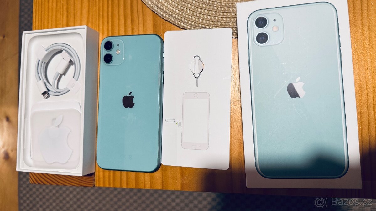 IPhone 11 64GB zelený. Top stav