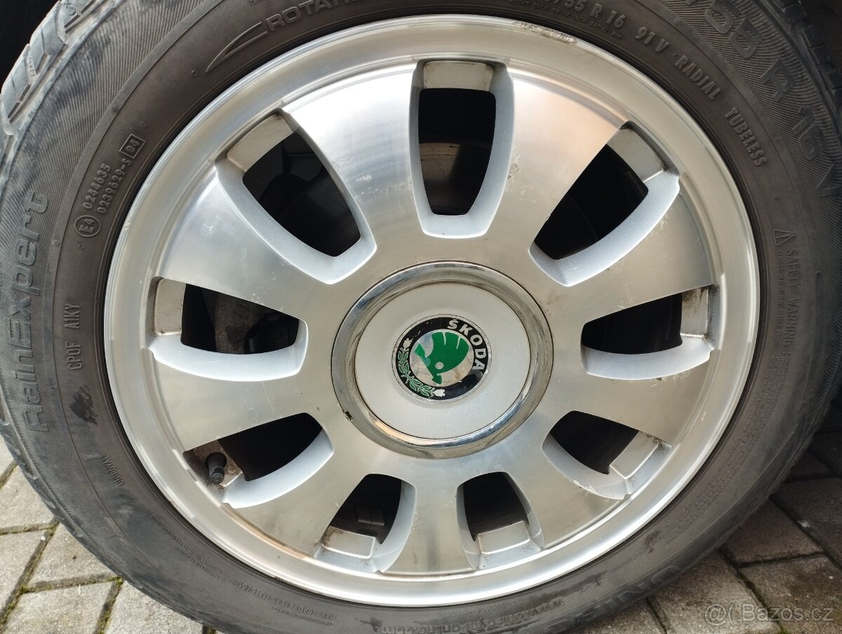 Octavia 1 kola Style R16
