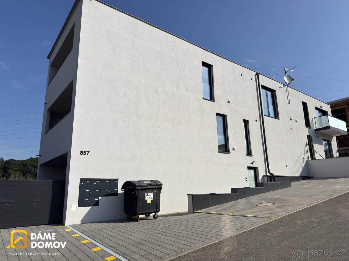 Pronájem bytu 1+kk 33 m², Zlín - Prštné, ev.č. 02348