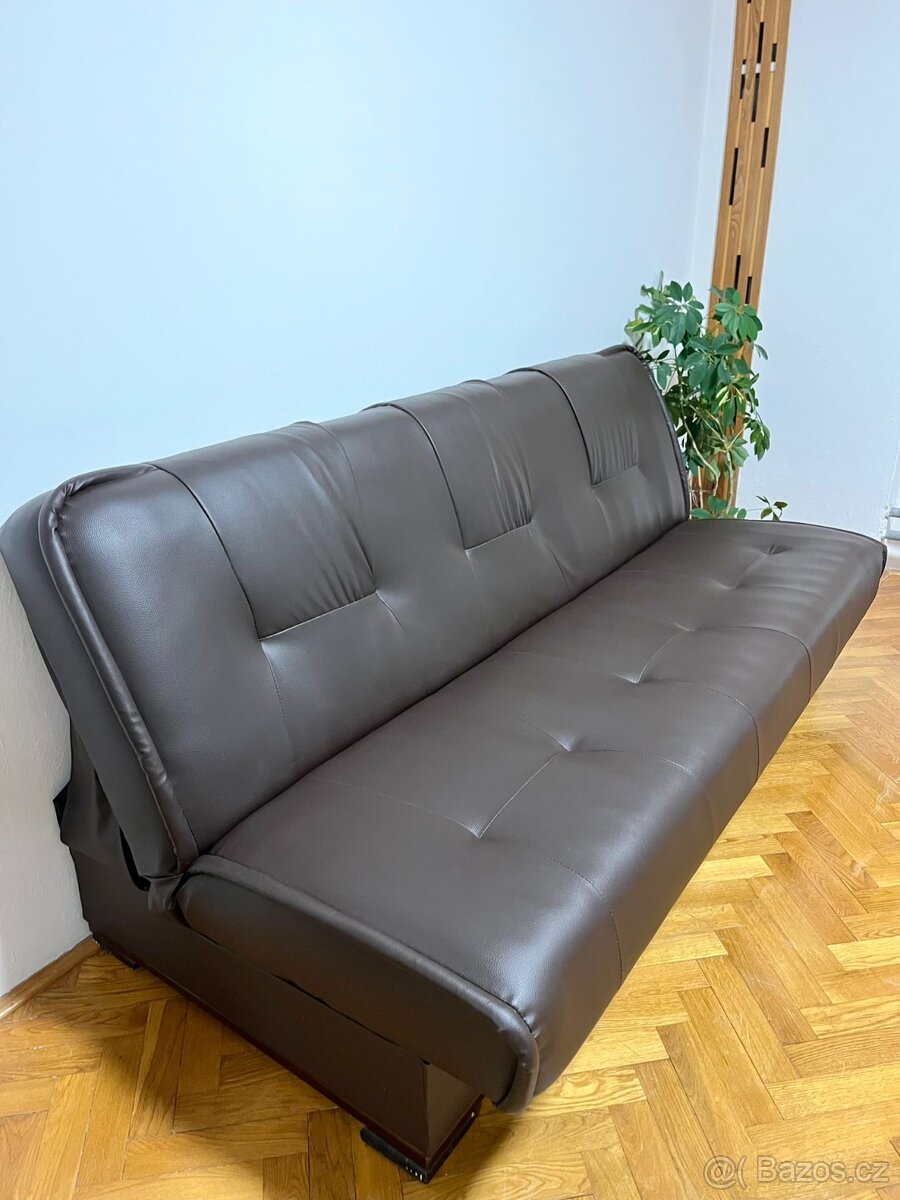 Rozkládací sedačka s úložným prostorem