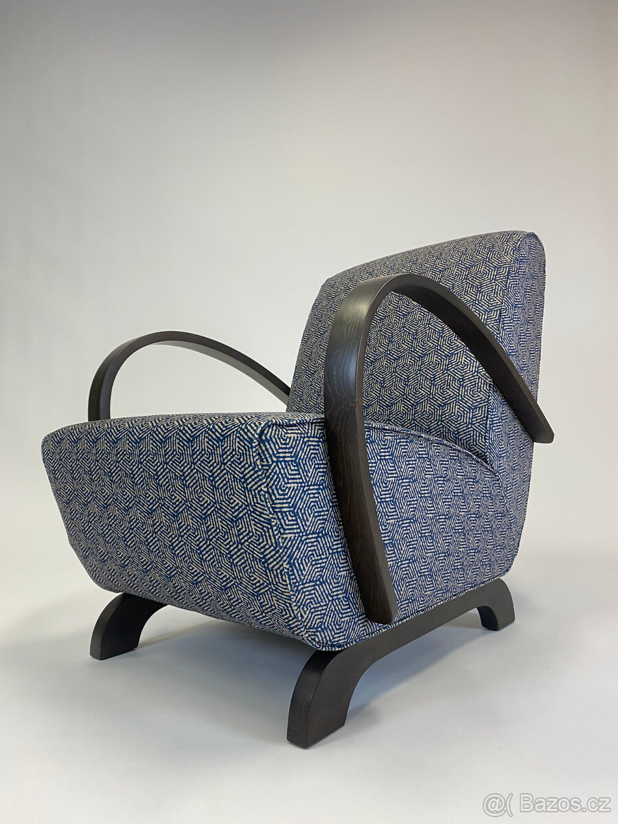 Krásné křeslo Halabala po kompletní renovaci