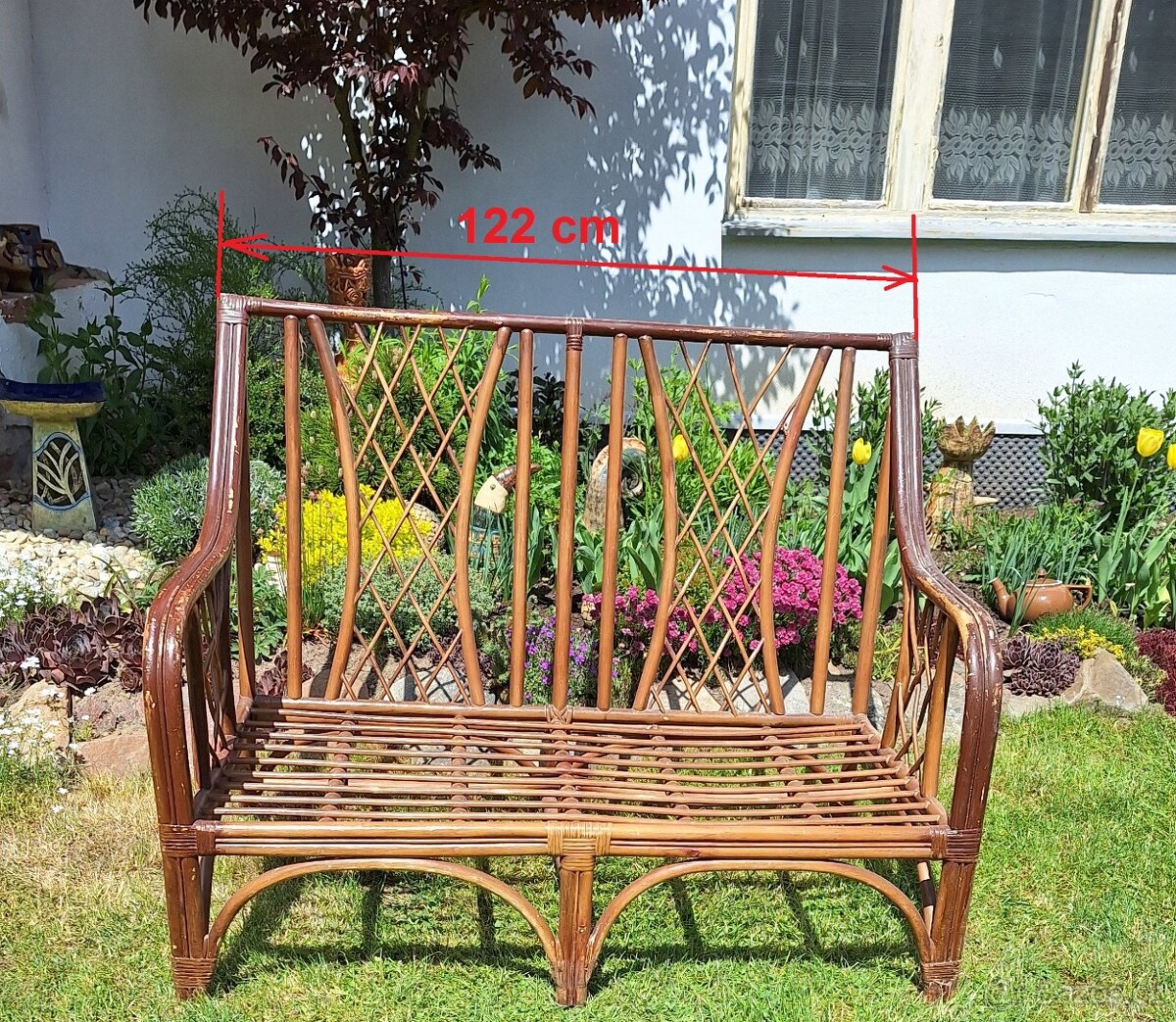 Prodám jídelní stůl, rohová lavice, ratanové dvojkřeslo