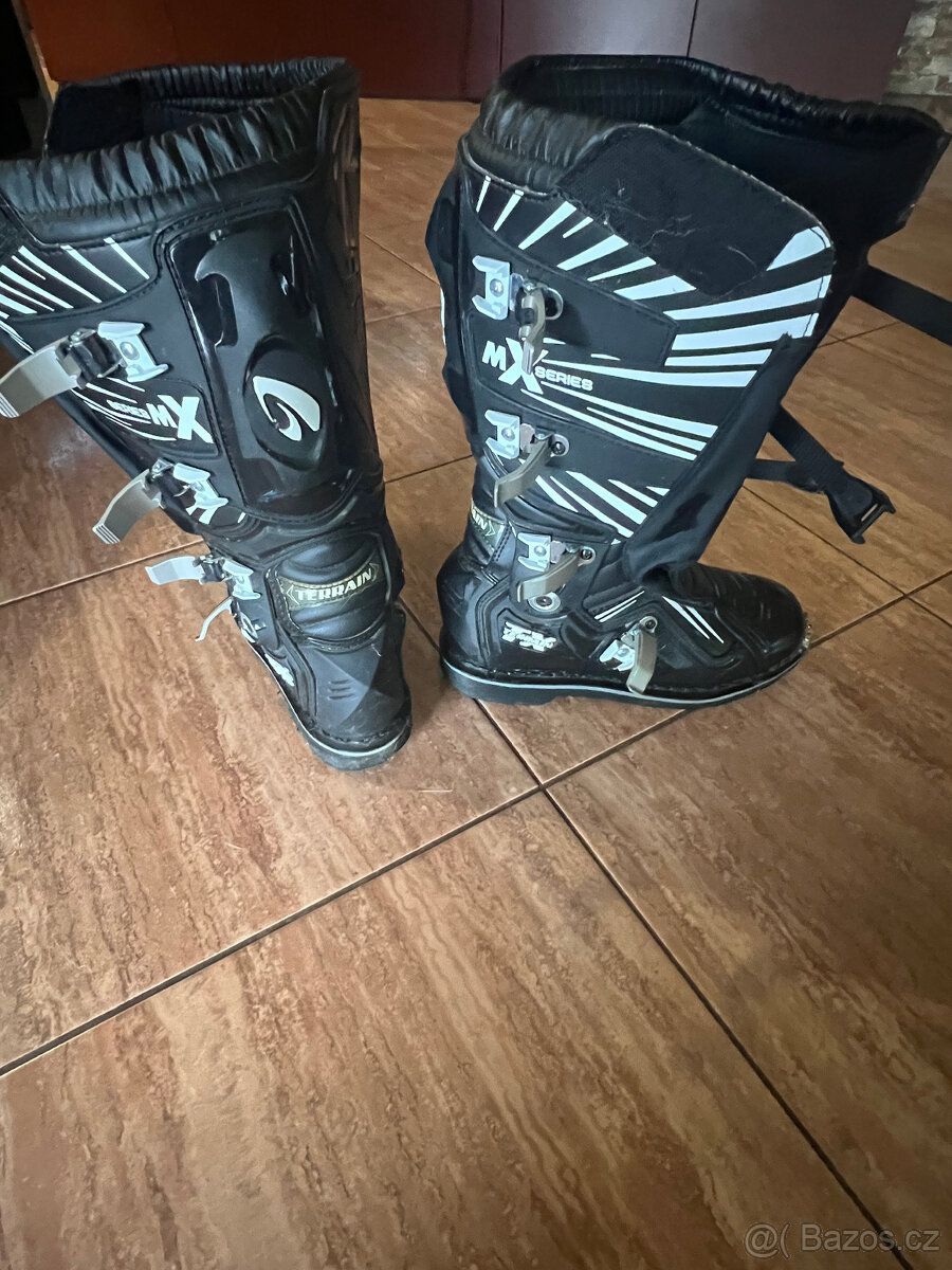 Boty na motorku Forma Terrain TX černé vel. 45