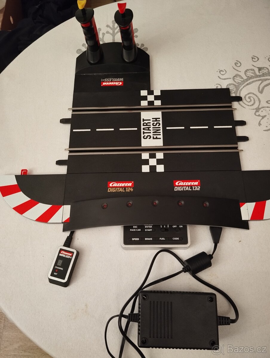 Autodráha Carrera digital 132