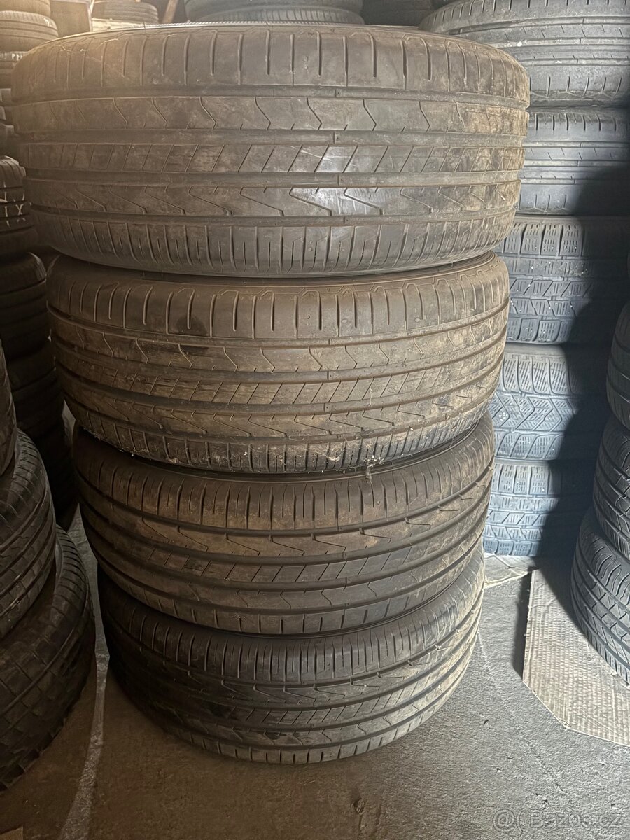 235/55R18 100H