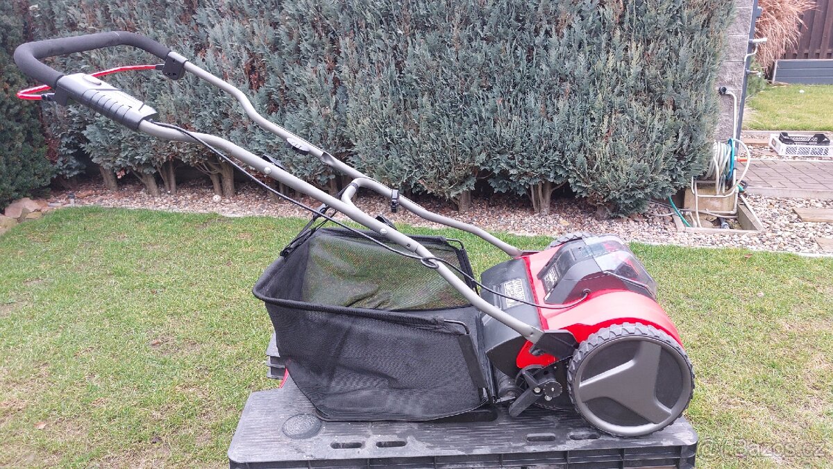 Aku vřetenová sekačka einheill