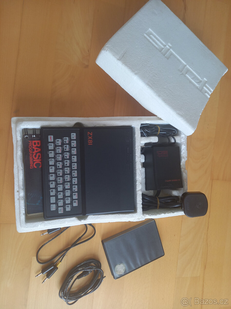 Sinclair ZX 81 s příslušenstvím
