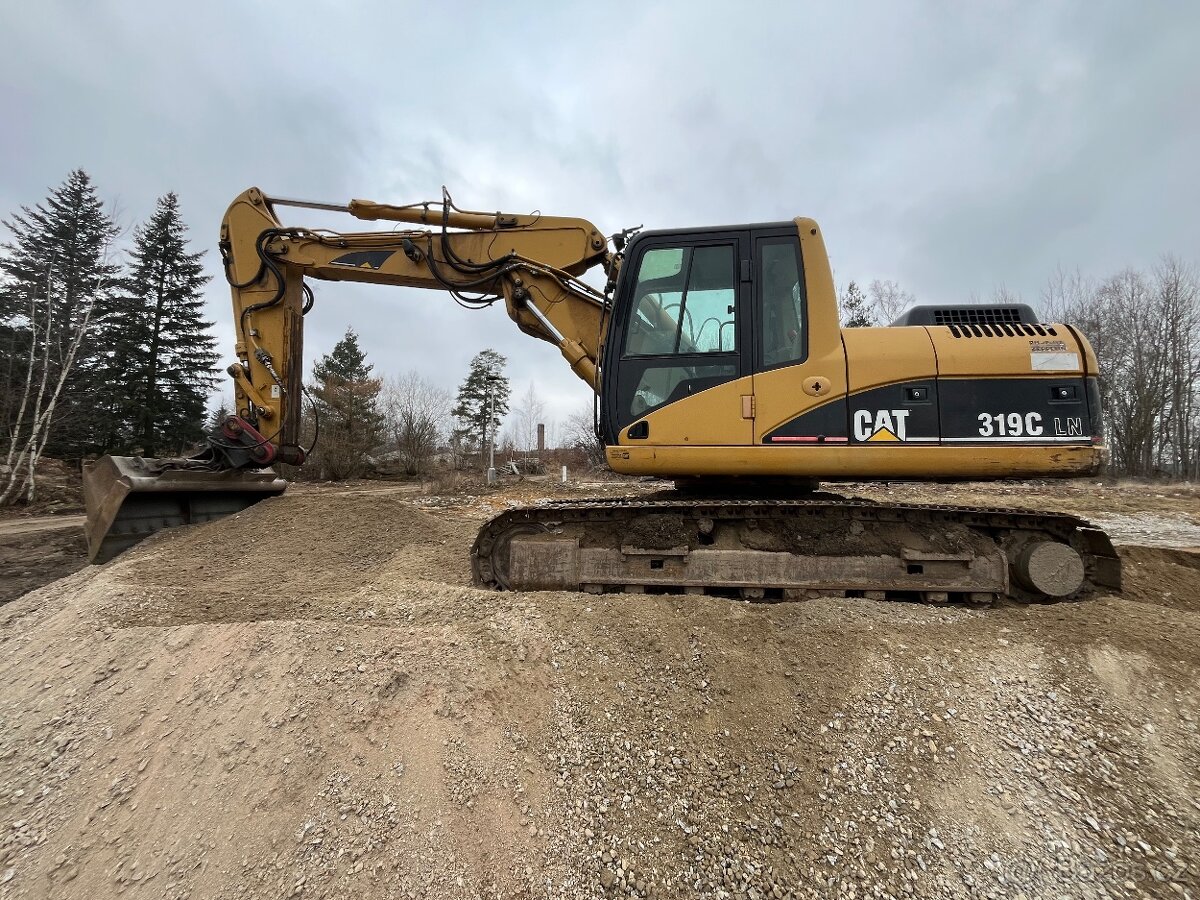 Pásové rýpadlo Caterpillar 319 C