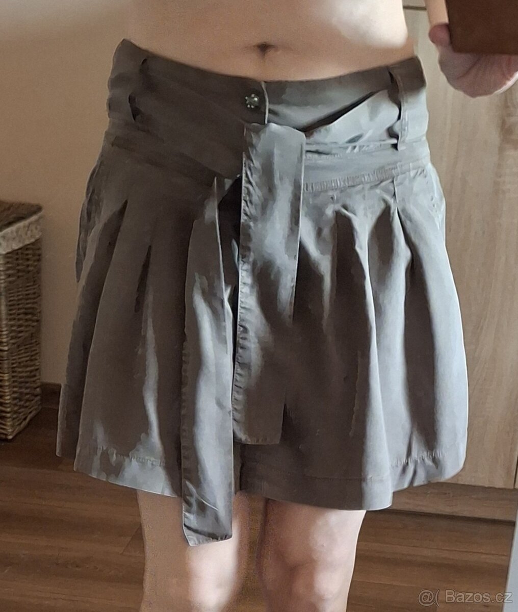 Khaki minisukně s páskem vel. 36