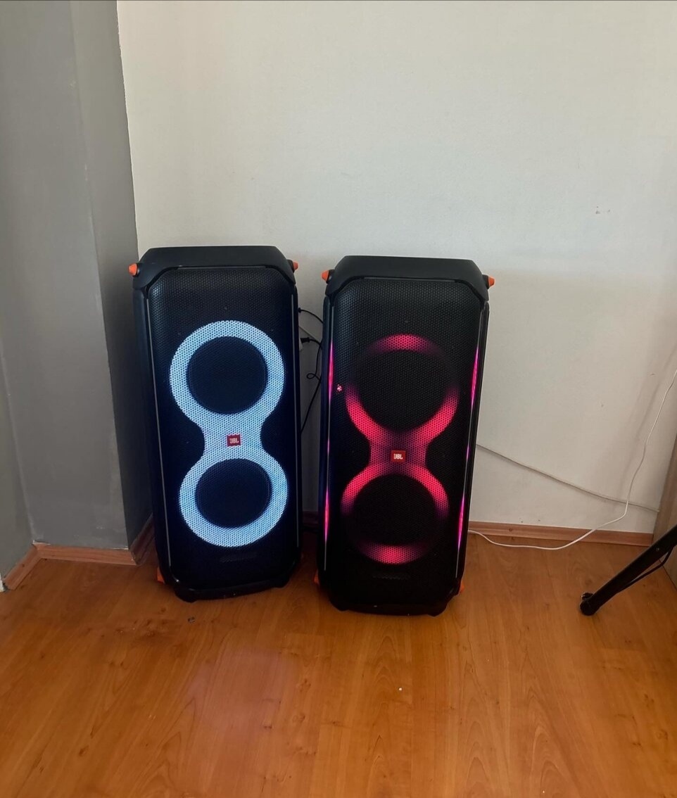 Prodám 2x PartyBox 710