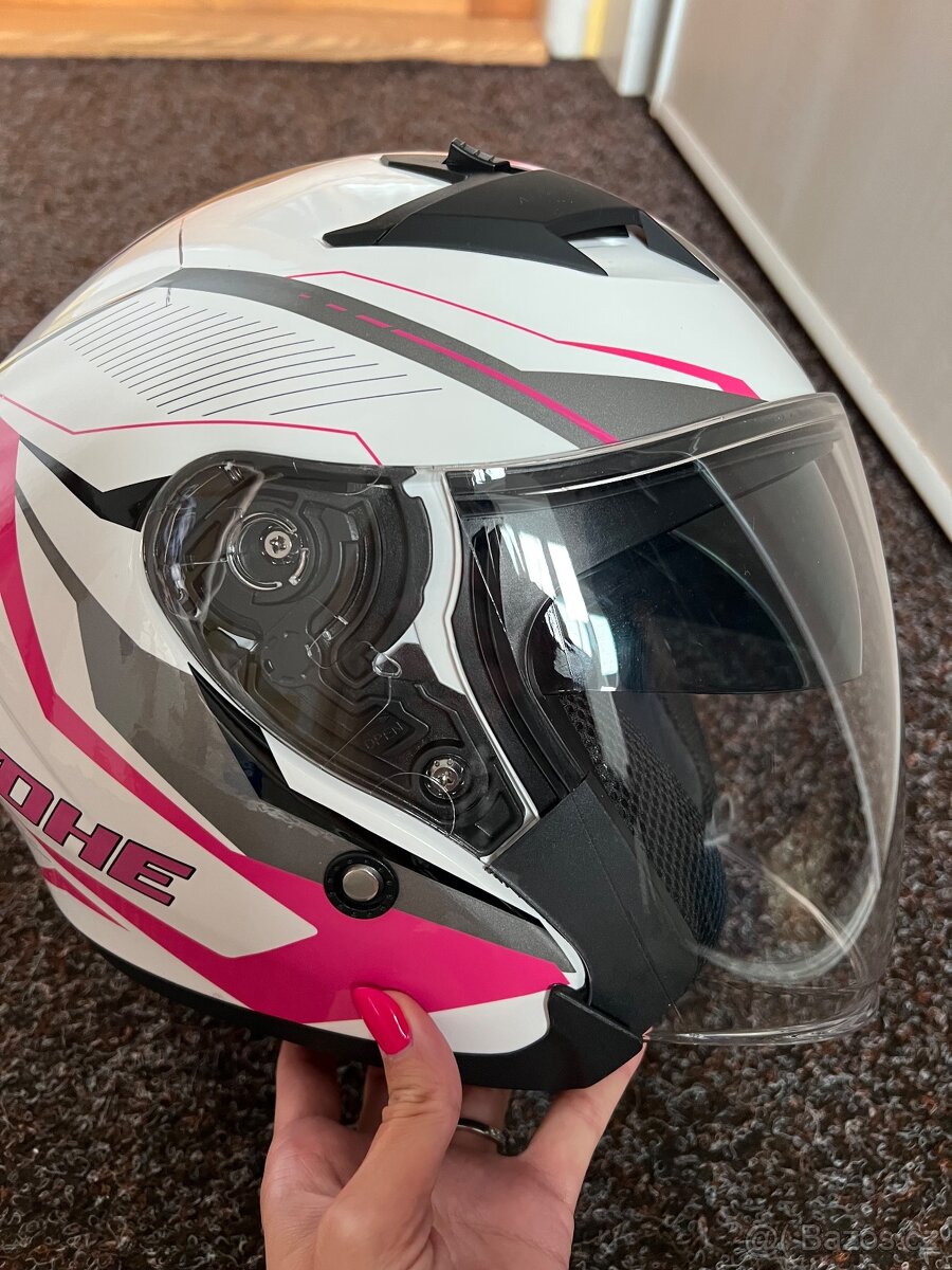 Moto Helma Yohe