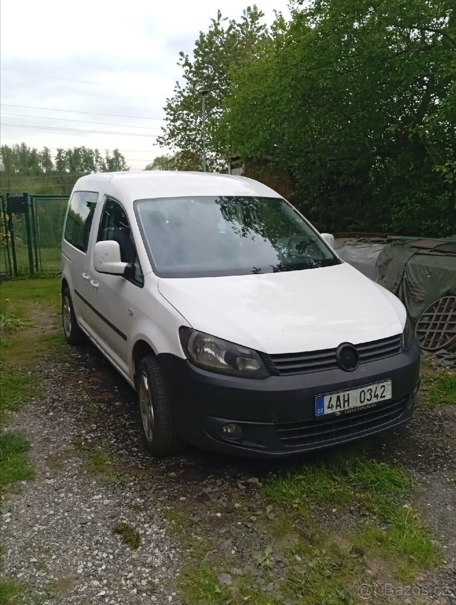 Prodám Volkswagen Caddy comby 2014