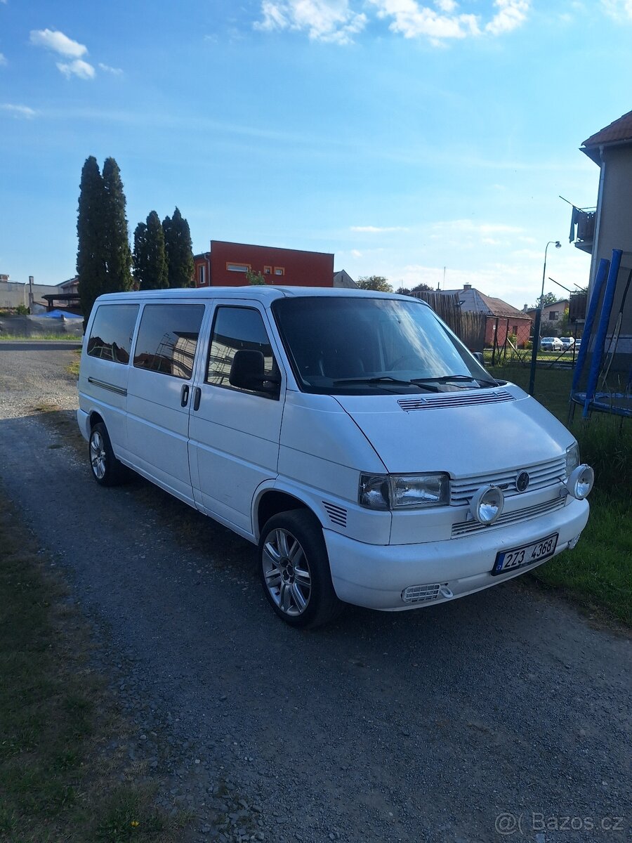 VW TRANSPORTER 8MÍST