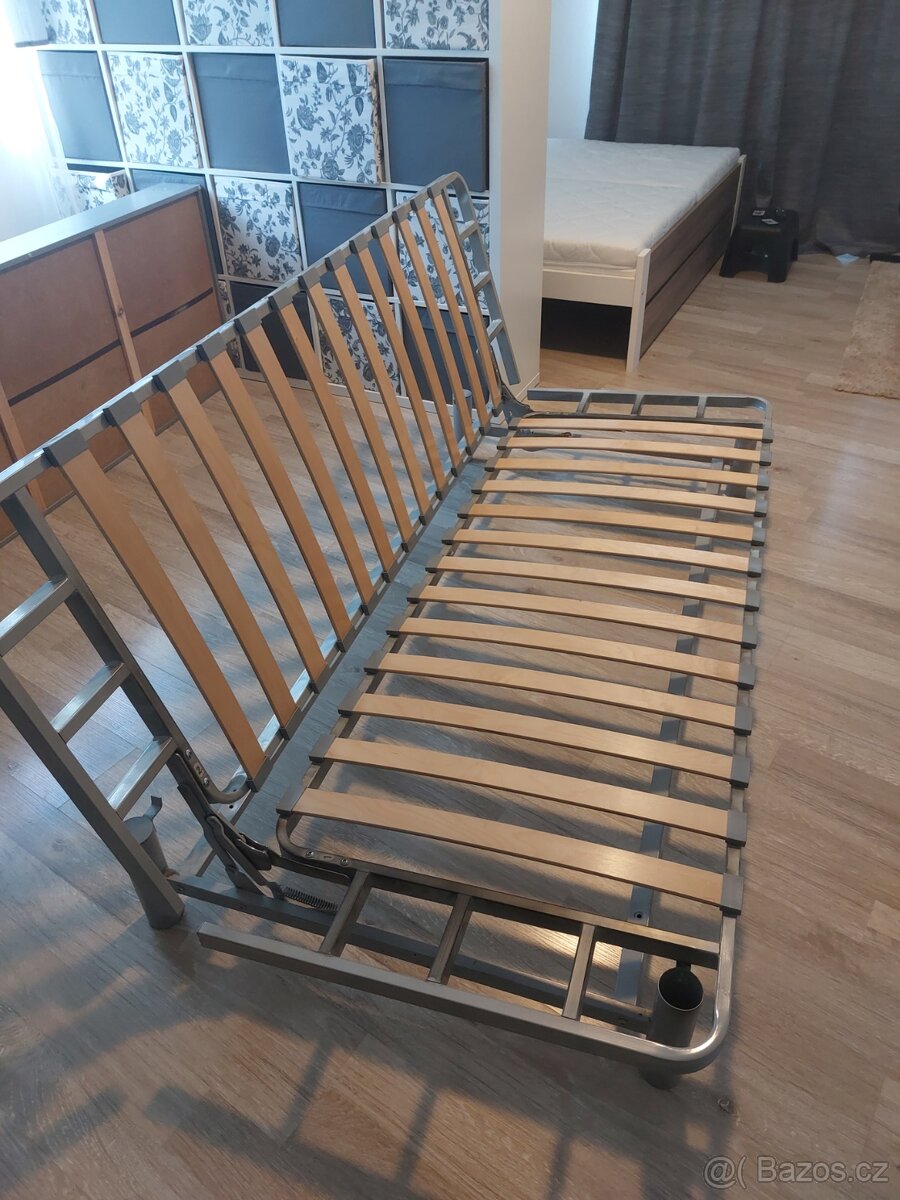 Rozkládací gauč