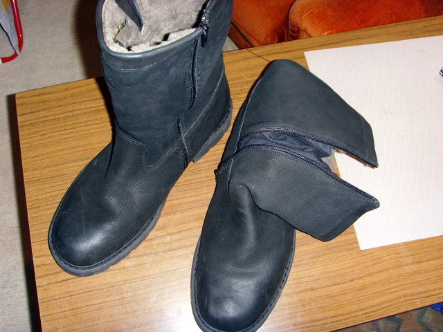 ZIMNÍ BOTY-KOŽENÉ VYSOKÉ 30cm. Vel-10a1/2.