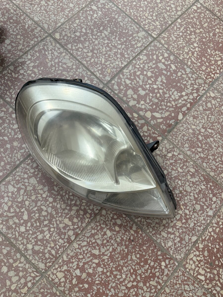 Prodám světla na Renault Trafic II