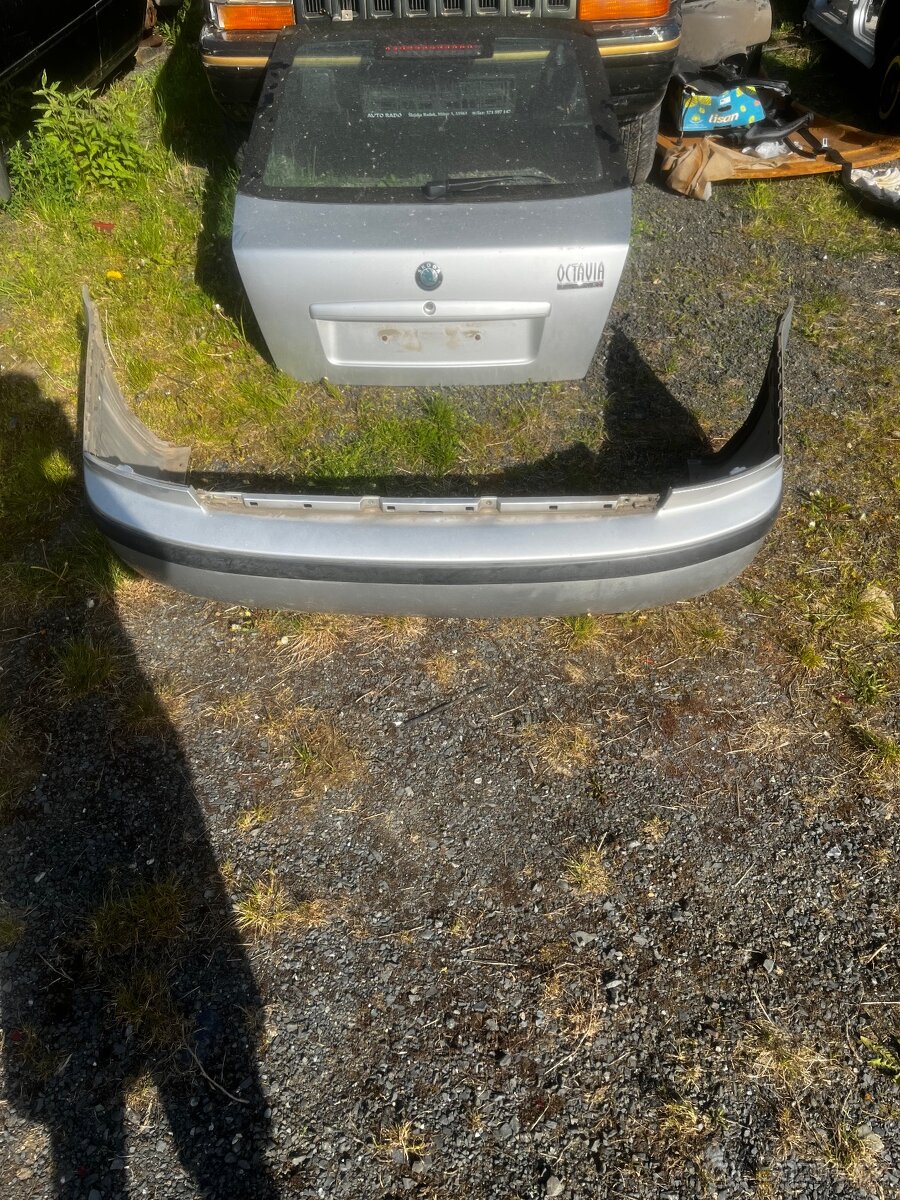 Zadní víko kufru Škoda Octavia 2