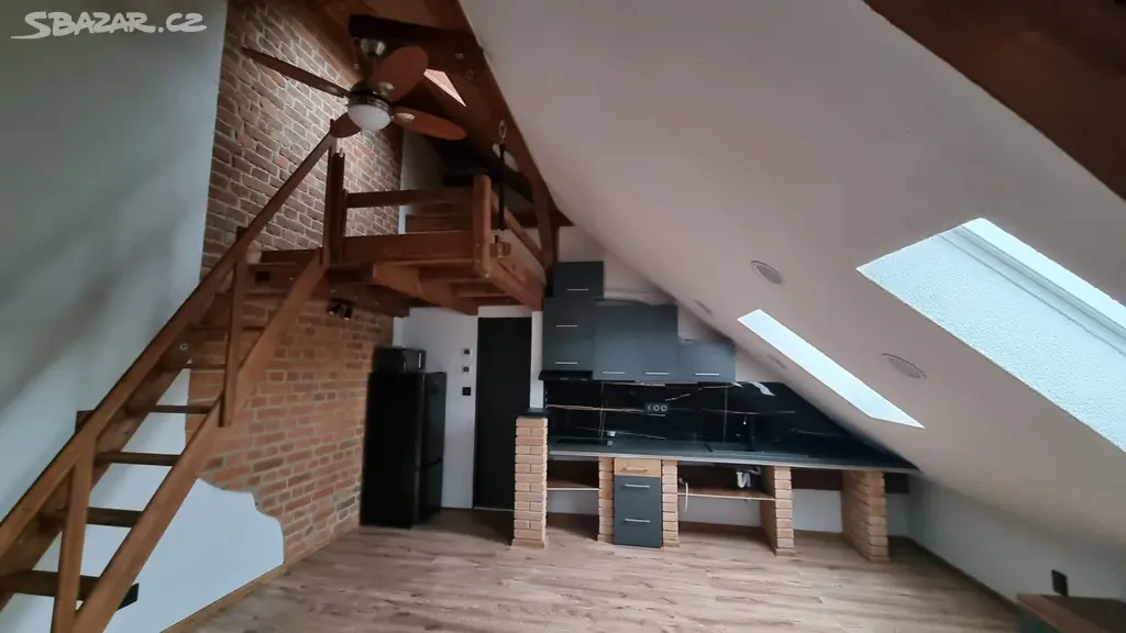 Pronájem bytu 1+kk na Slovanech, ulice Kapitána Jaroše, Plze
