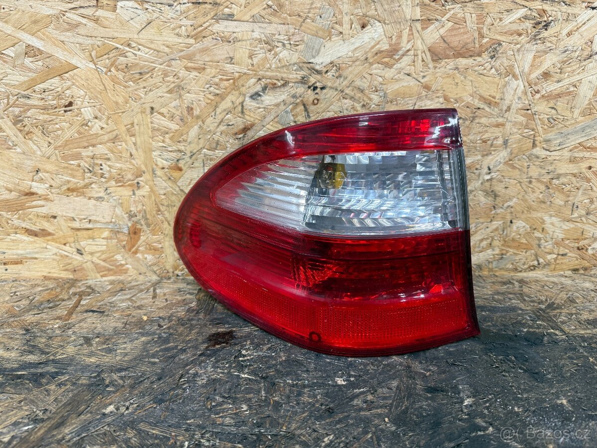 ZADNÍ LEVÉ SVĚTLO MERCEDES W211 KOMBI