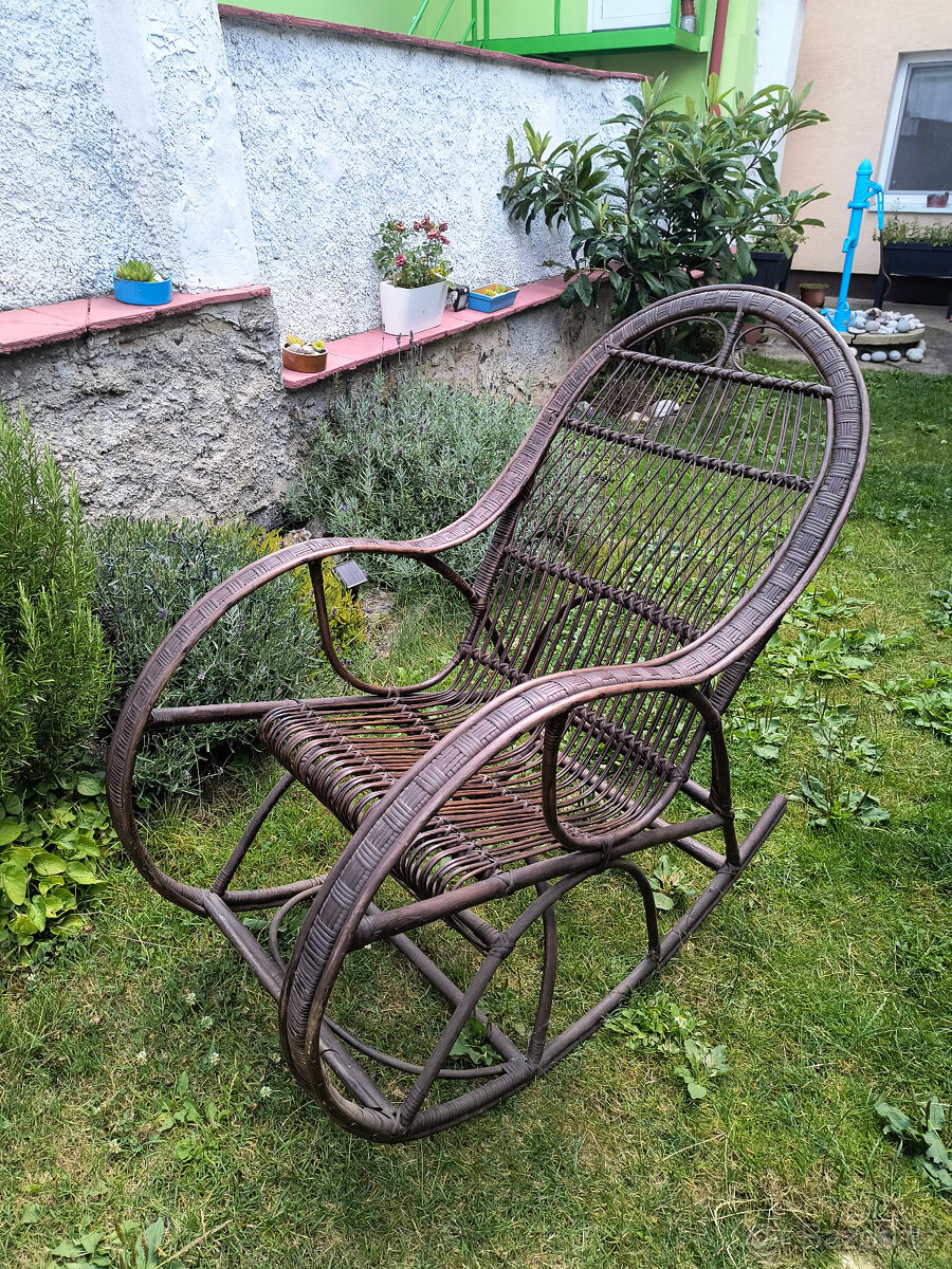 prodám proutěné houpací křeslo