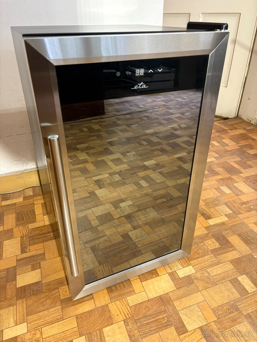 Vinotéka ETA 9532 90010G černá