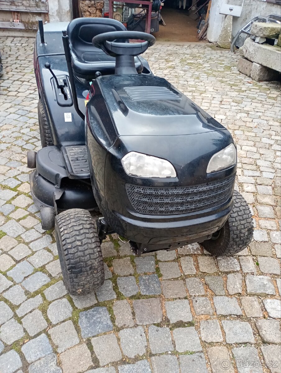 Zahradní traktůrek