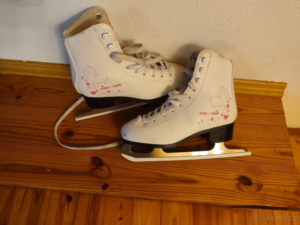 Dívčí zimní brusle
